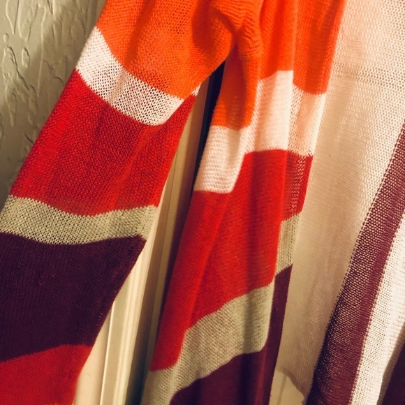 Tommy Bahama size X- Large high low hooded sweater with pockets - Picture 8 of 16